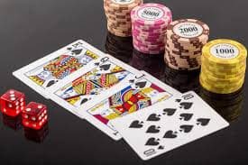 Aplikasi mobile ino77 menampilkan sportsbook Liga 1, live-dealer, dan slot game